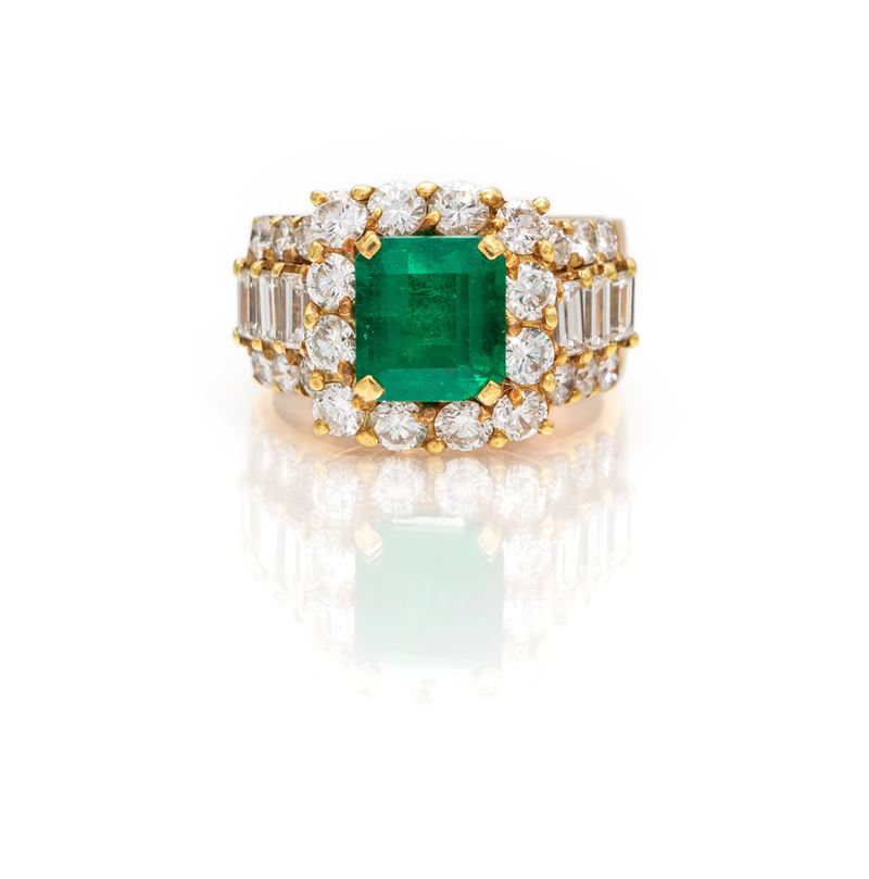 Anello in oro brillanti e smeraldo