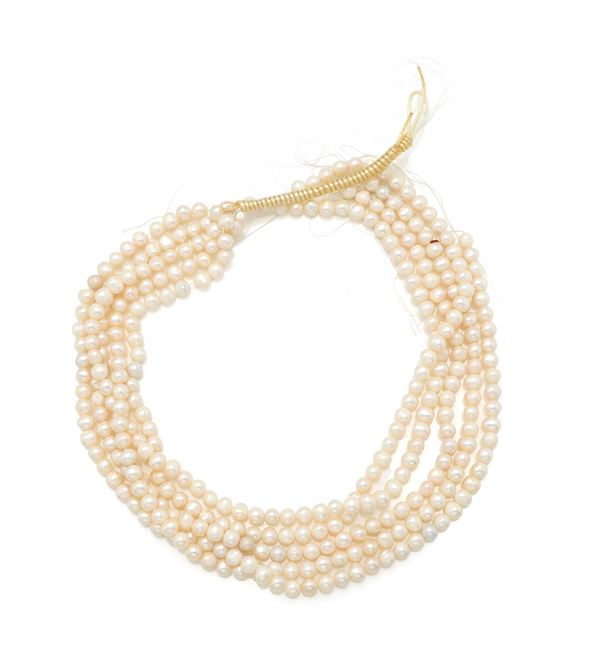Gruppo di 5 fili di perle