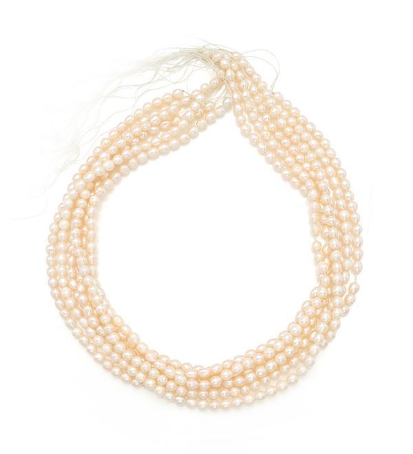 Gruppo di 6 fili di perle