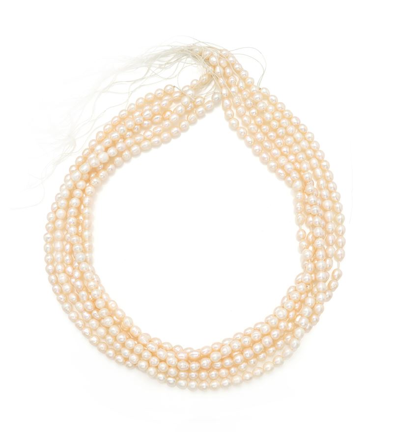 Gruppo di 6 fili di perle
