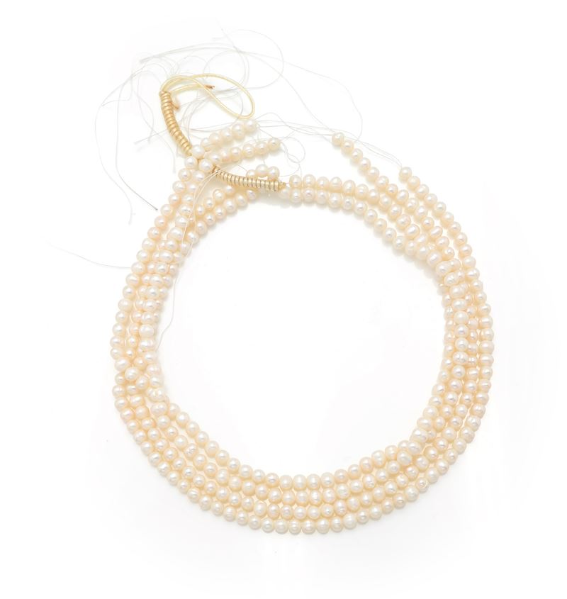 Gruppo di 4 fili di perle