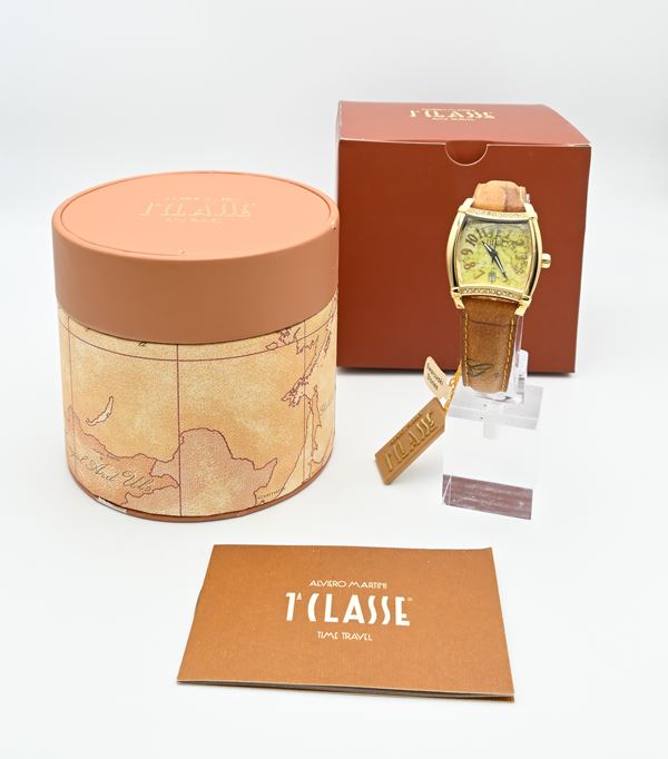 Prima Classe Alviero Martini PCD 300S/1VU - Orologio da polso al quarzo con datario da donna in metallo dorato con fondello in acciaio e Swarovsky sulla cassa 