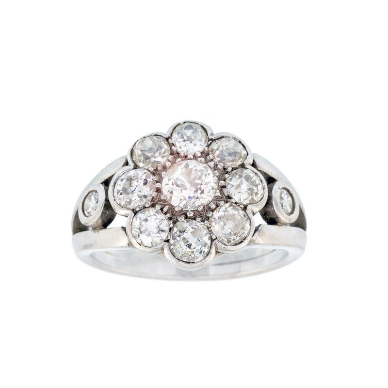 Anello in Oro Bianco Fiore di Diamanti