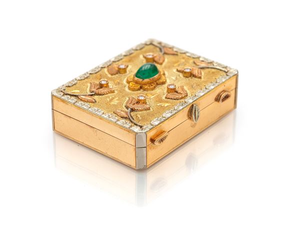 Portapillole in oro, smeraldi e brillanti