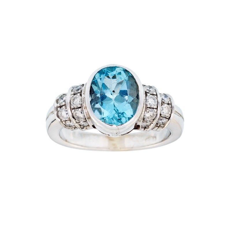 Anello in Oro Bianco con Topazio Azzurro