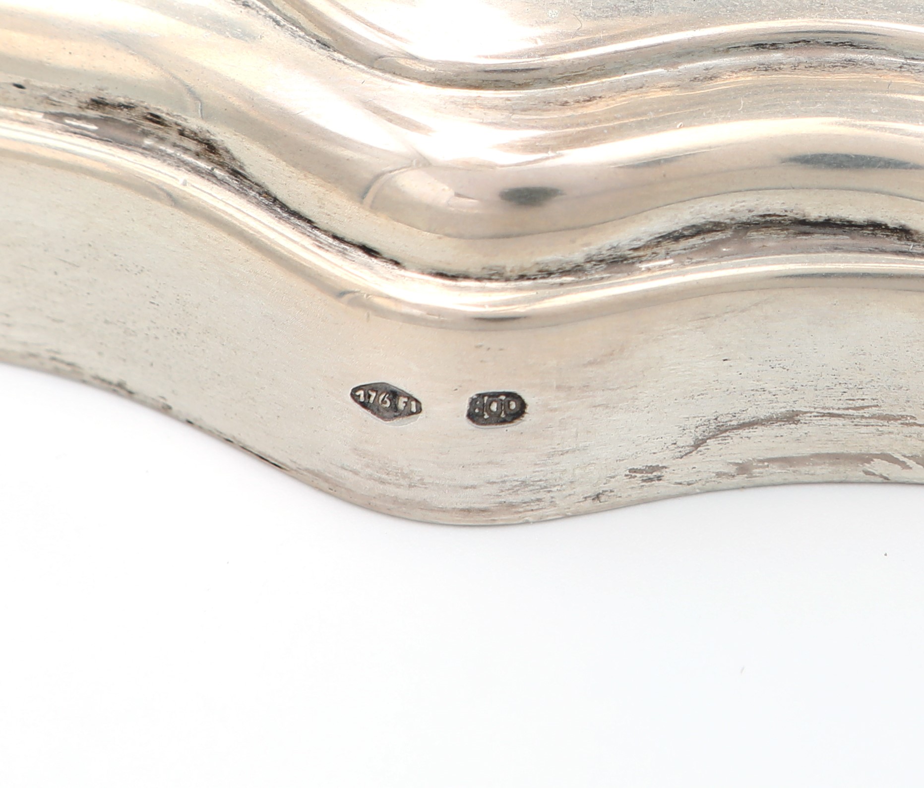 Coppia di candelabri in argento 800/000 a cinque luci