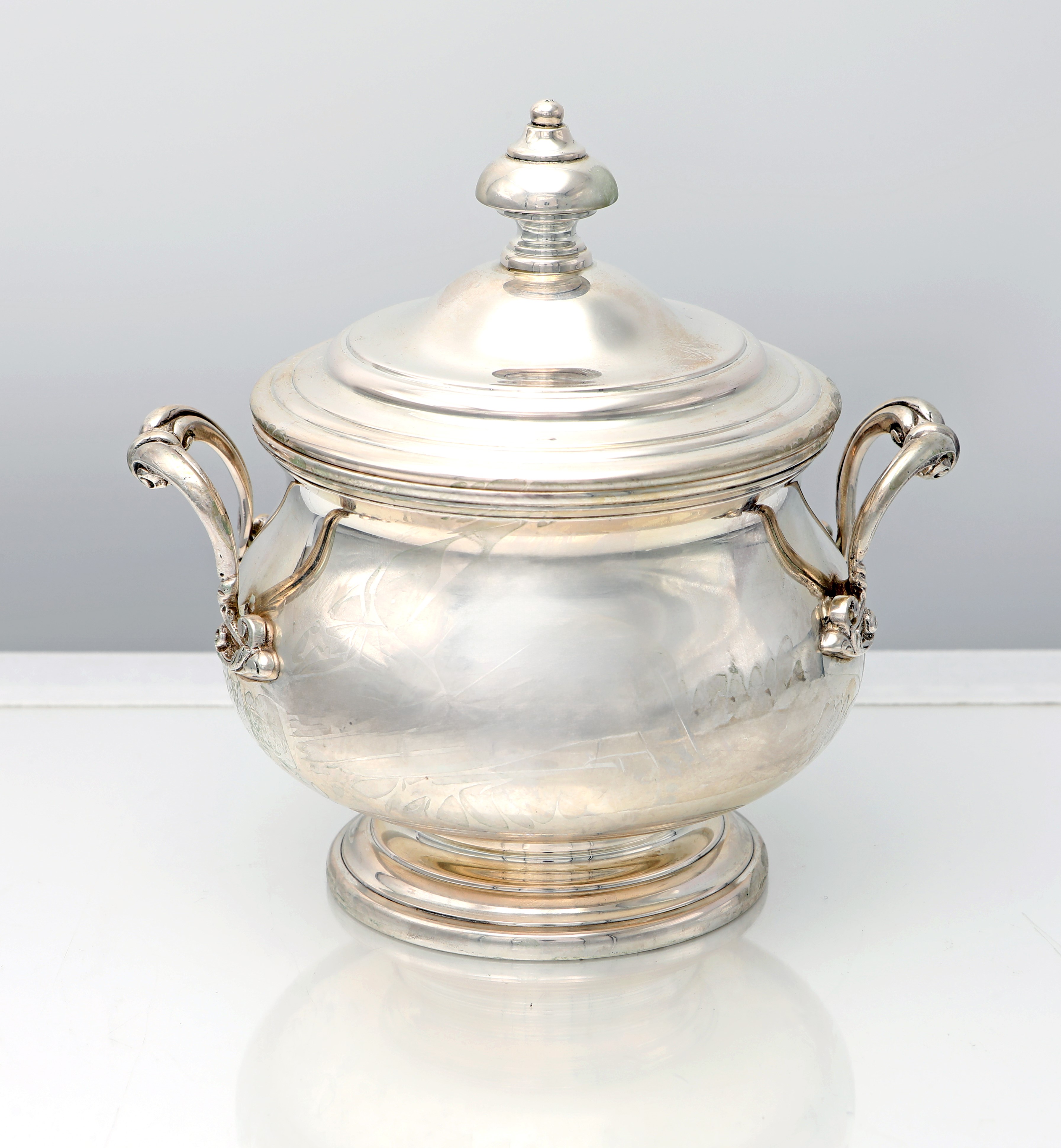 Zuccheriera in argento 800/000 con coperchio