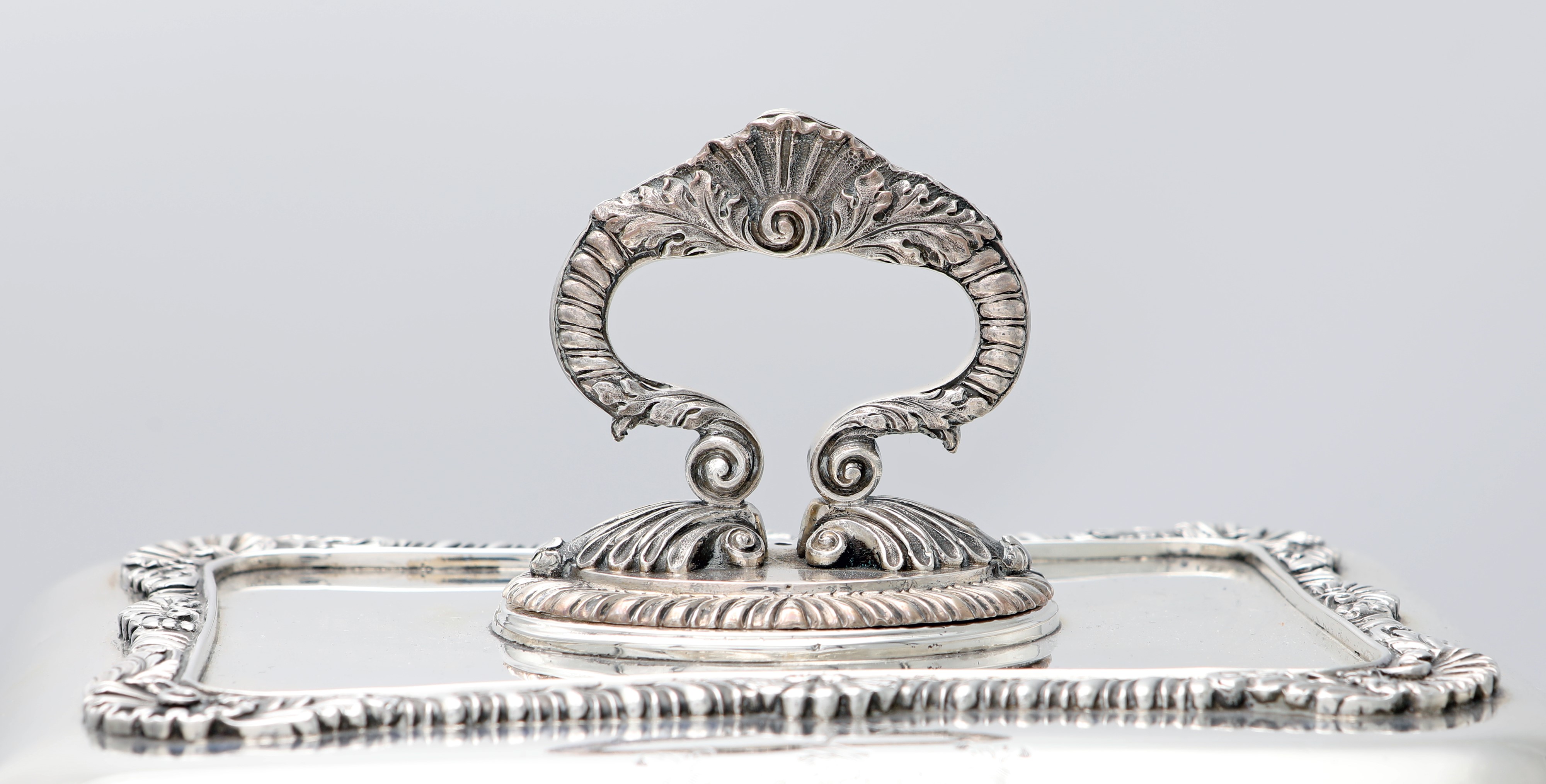 Legumiera con coperchio, Londra 1811 , argentiere Paul Storr