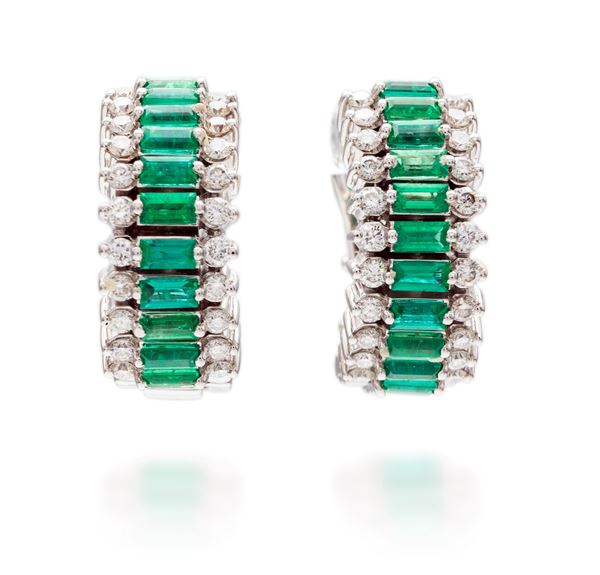 D&D Gioielli - Coppia di orecchini in oro, brillanti e smeraldi
