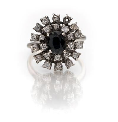 Anello classico in oro bianco 750 con zaffiro e brillanti