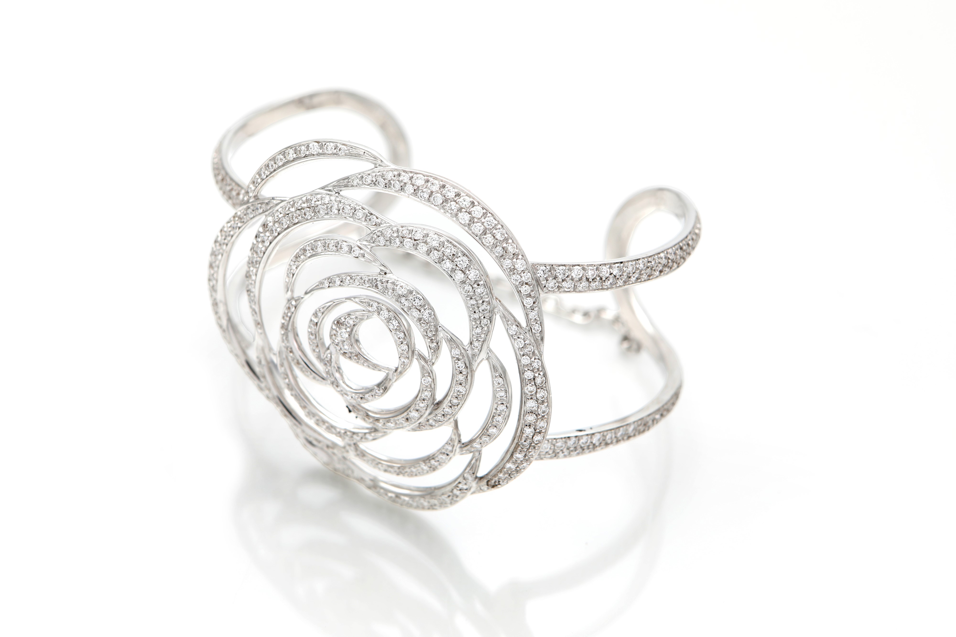 Bracciale rigido in oro e brillanti