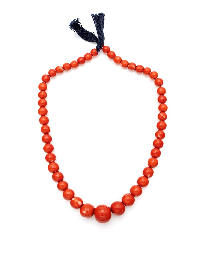 Collana in corallo a sfera, peso 136 gr, diametro sfere da 10 a 22 mm