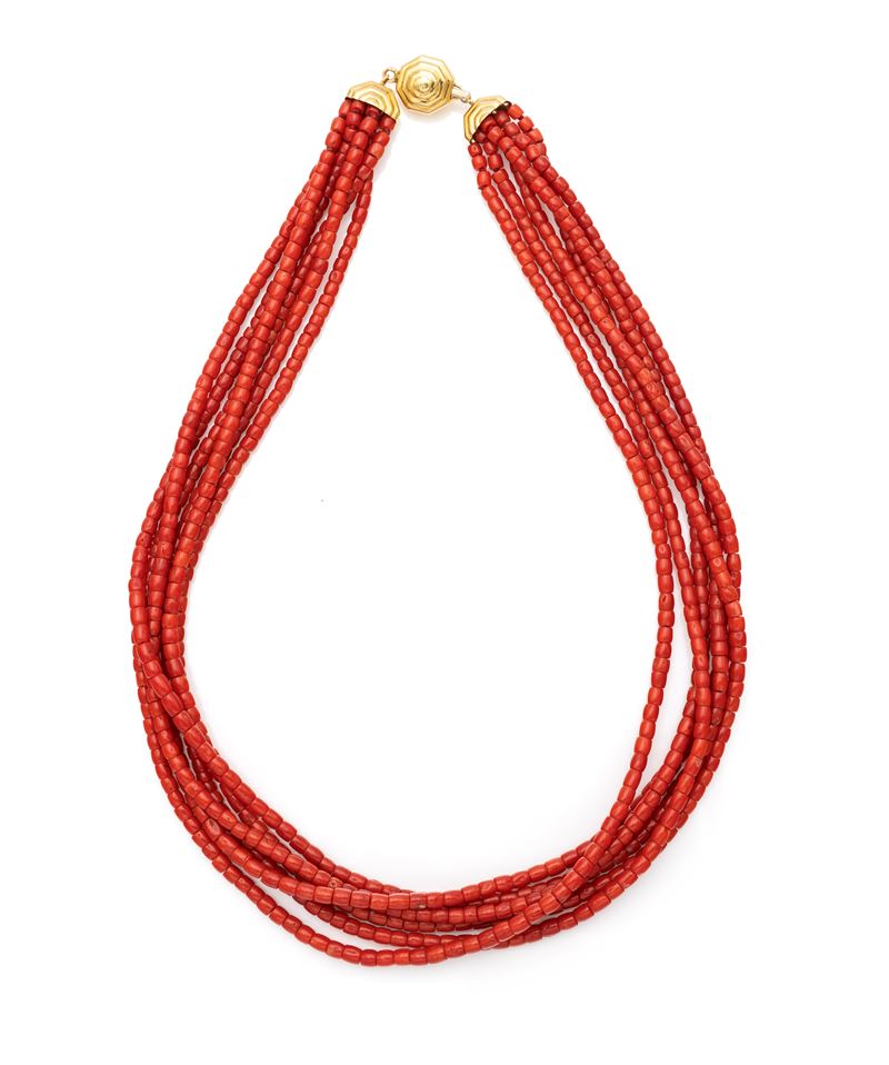 Torchon in oro giallo 750/000 e corallo, lunghezza 48 cm