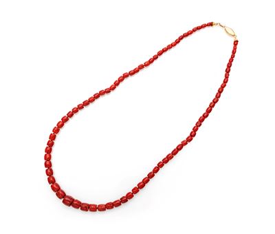 Collana lunga in oro 750/000 e corallo, lunghezza cm 70