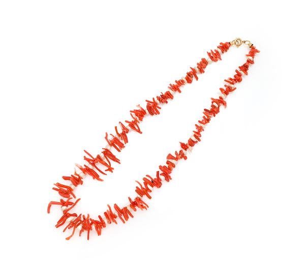 Collana in corallo e perle