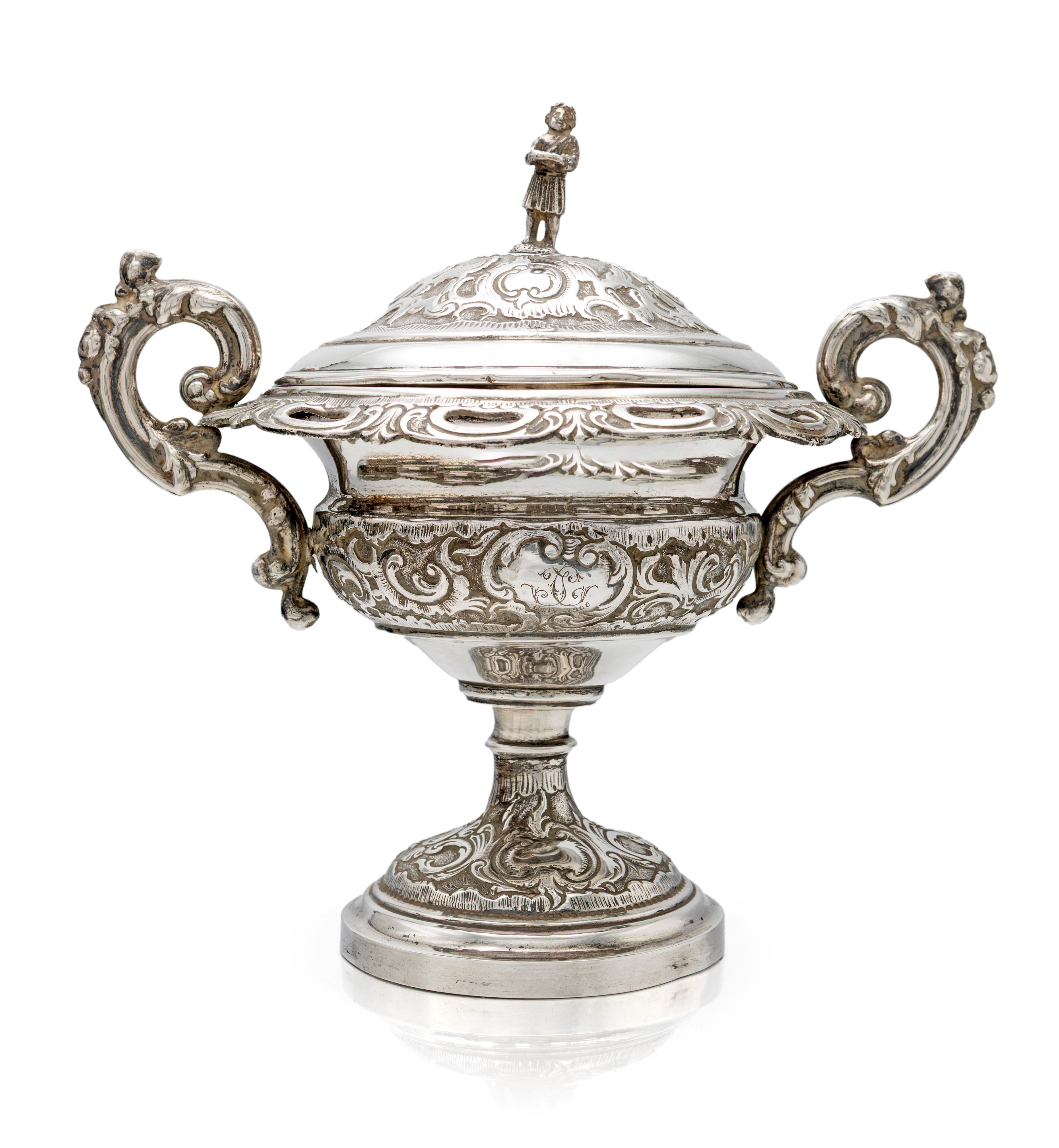 Dodici cucchiaini in argento 875/000, Russia, fine XIX secolo e zuccheriera biansata con coperchi...