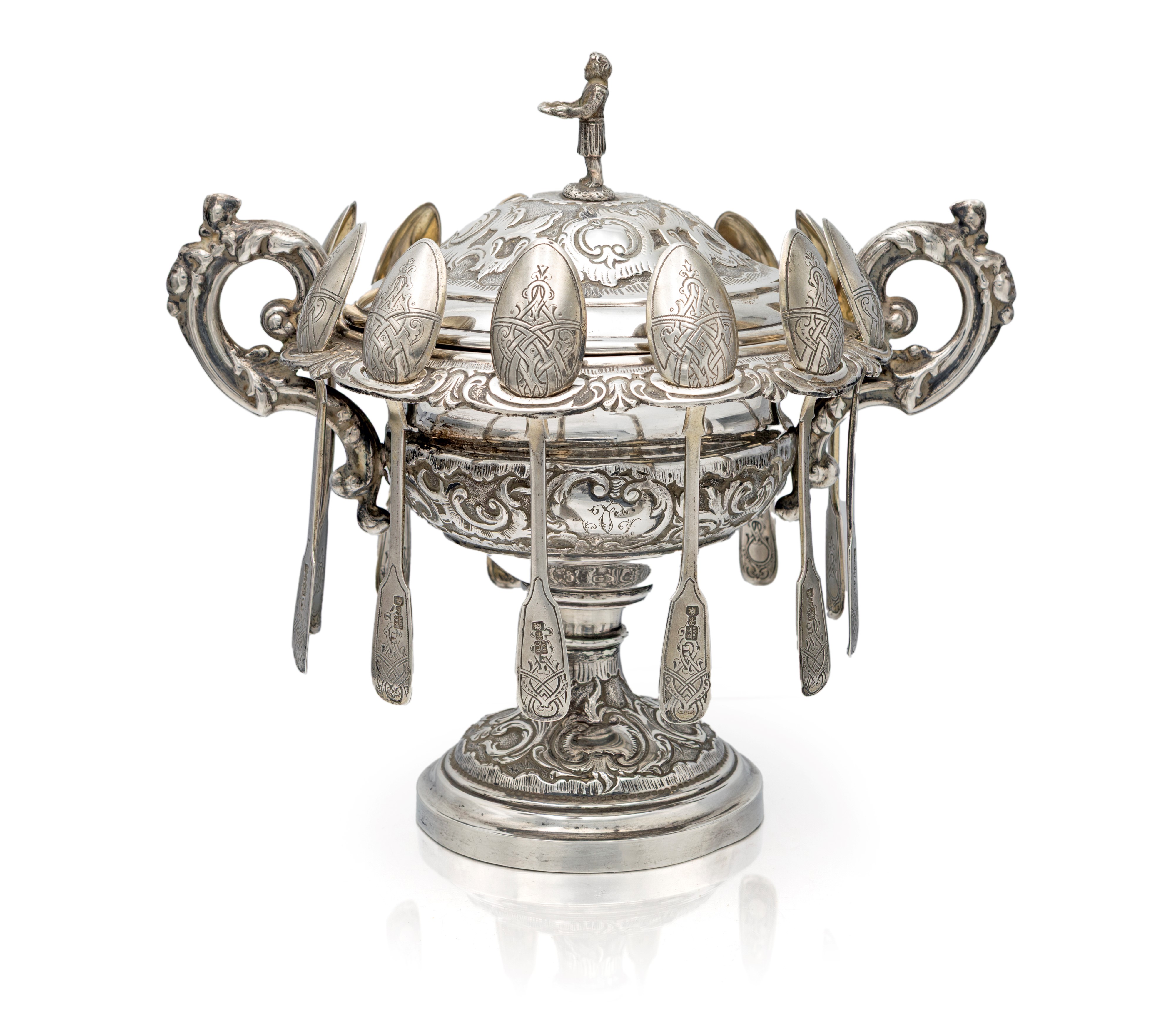 Dodici cucchiaini in argento 875/000, Russia, fine XIX secolo e zuccheriera biansata con coperchi...