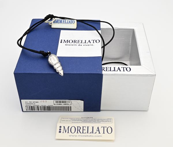 Ciondolo a forma di conchiglia in acciaio con brillantino di Morellato  - Asta ASTA A TEMPO - Penne e Accessori da Scrivania - Casa d'Aste Arcadia