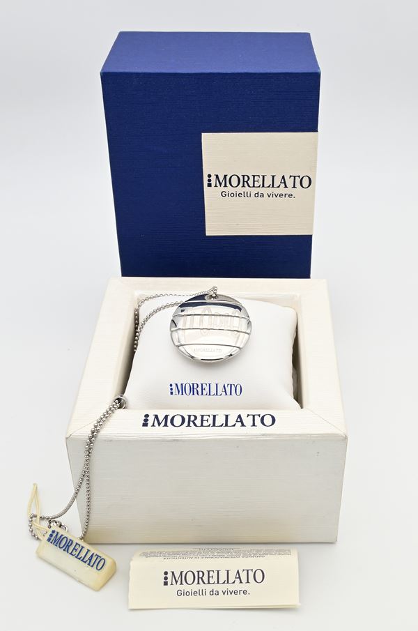 Ciondolo con scritta TI AMO con catenina in acciaio di Morellato  - Asta ASTA A TEMPO - Penne e Accessori da Scrivania - Casa d'Aste Arcadia