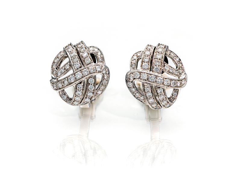 Orecchini a bottone in oro e brillanti