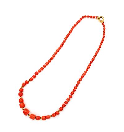 Collana in oro giallo 750/000 e corallo rosso