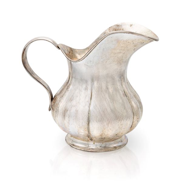 Brocca in argento corpo costolato
