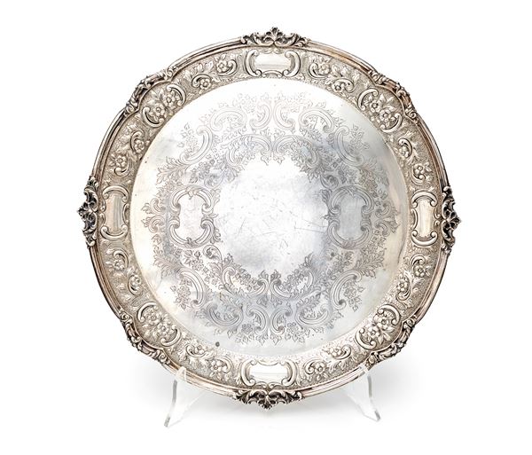 Vassoio circolare con volute incise, città di Sheffield 1947, argentiere Mappin & Webb