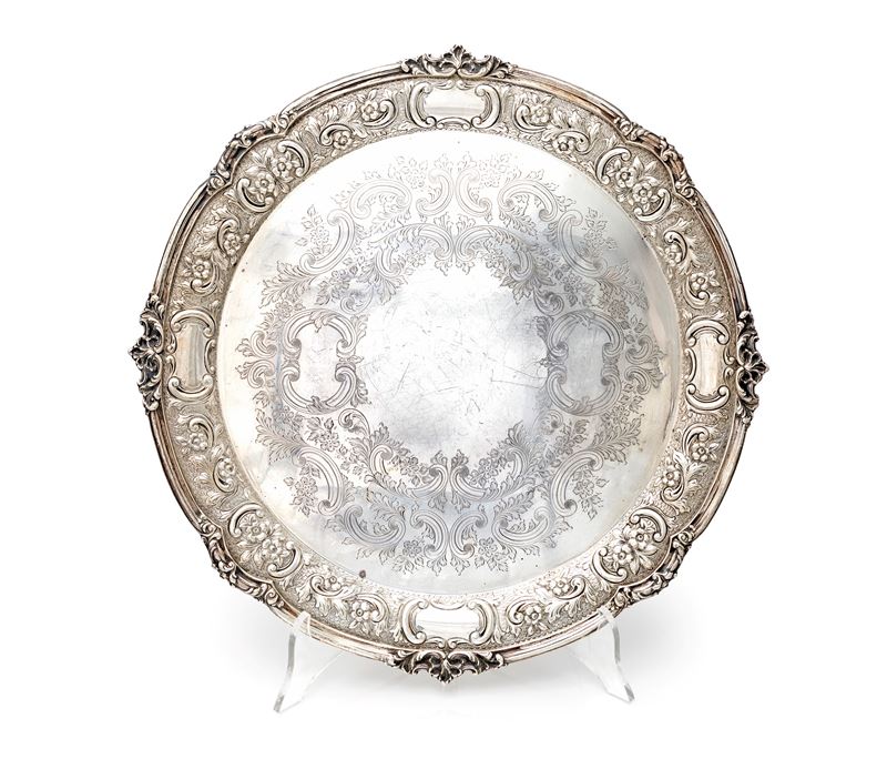 Vassoio circolare con volute incise, città di Sheffield 1947, argentiere Mappin & Webb