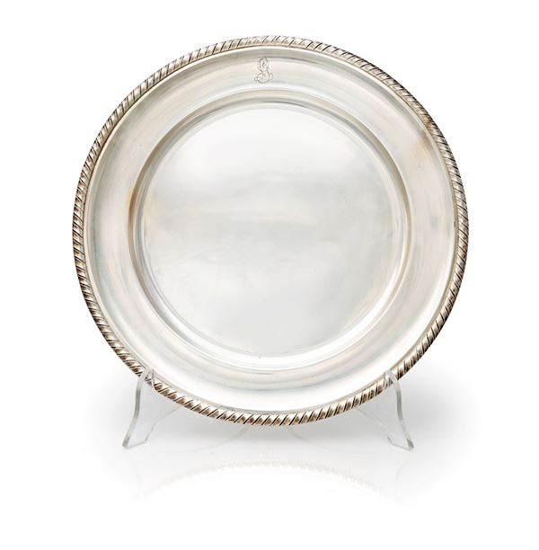 Piatto circolare in argento con profilo cordonato