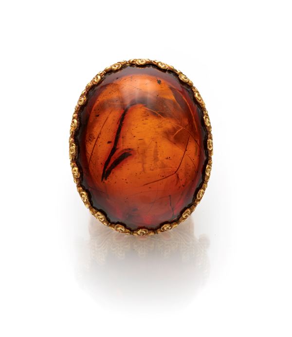 Mario Buccellati, anello in oro e ambra del Simeto
