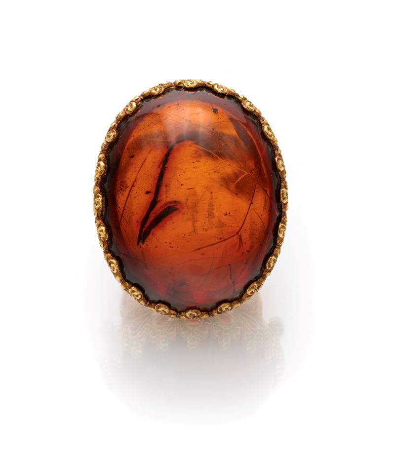Mario Buccellati, anello in oro e ambra del Simeto