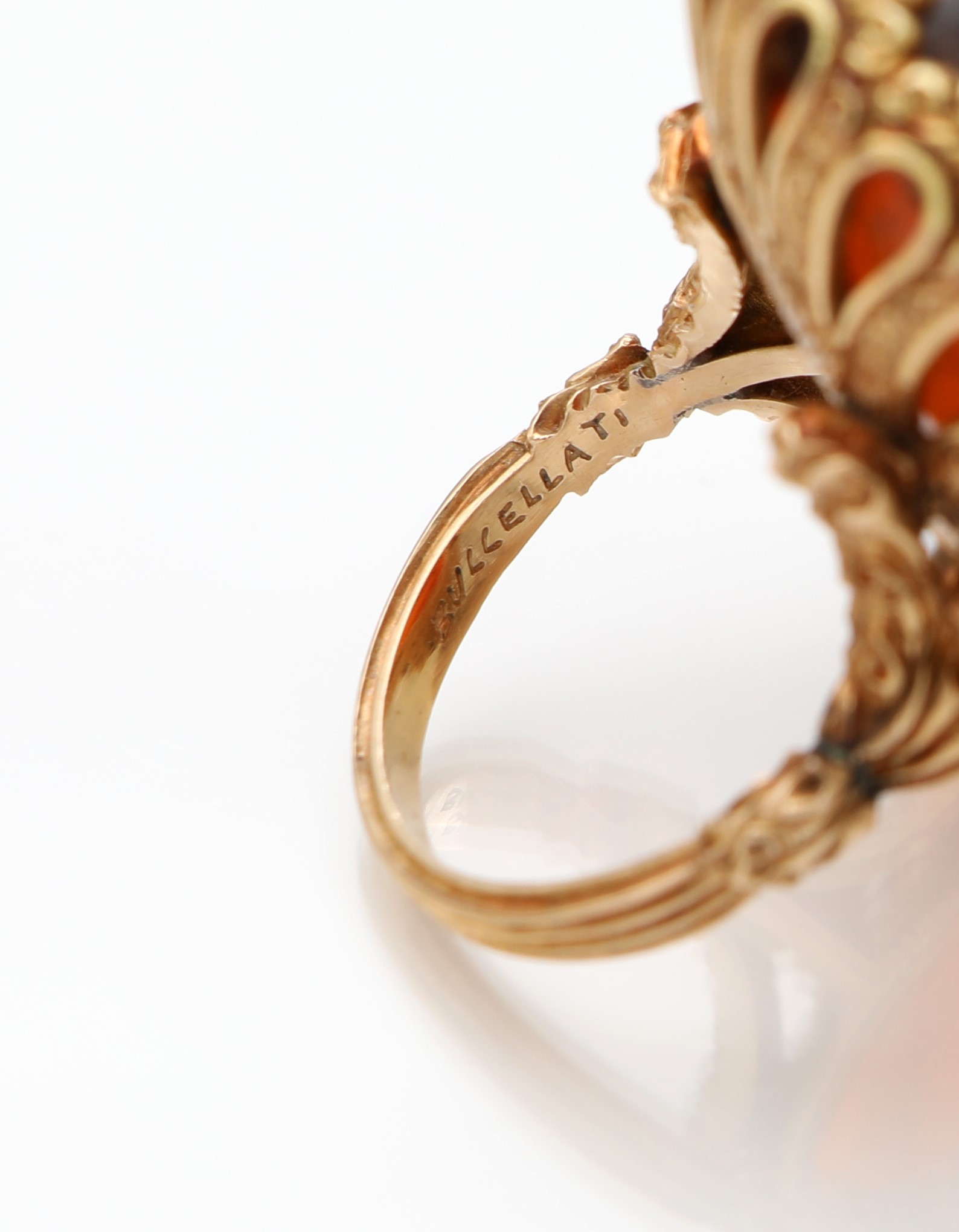 Mario Buccellati, anello in oro e ambra del Simeto