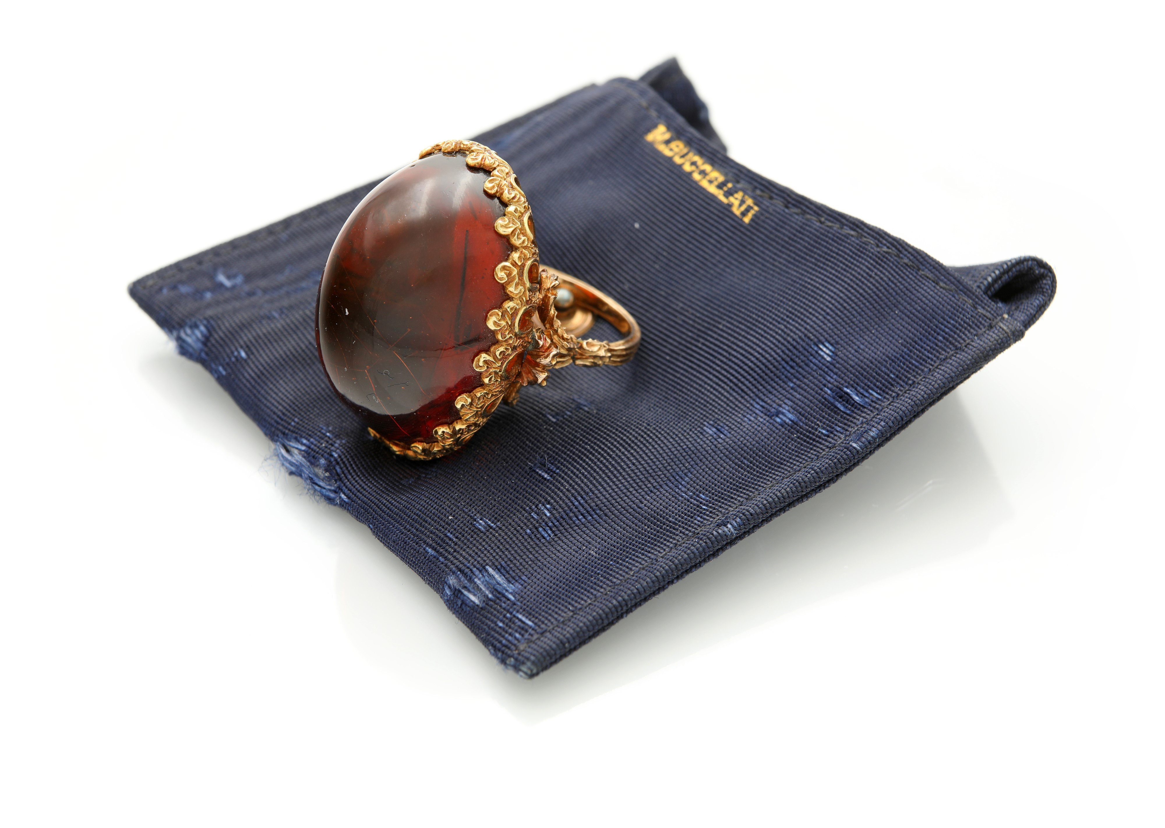Mario Buccellati, anello in oro e ambra del Simeto