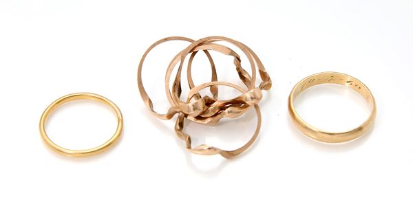 Gruppo di tre anelli in oro