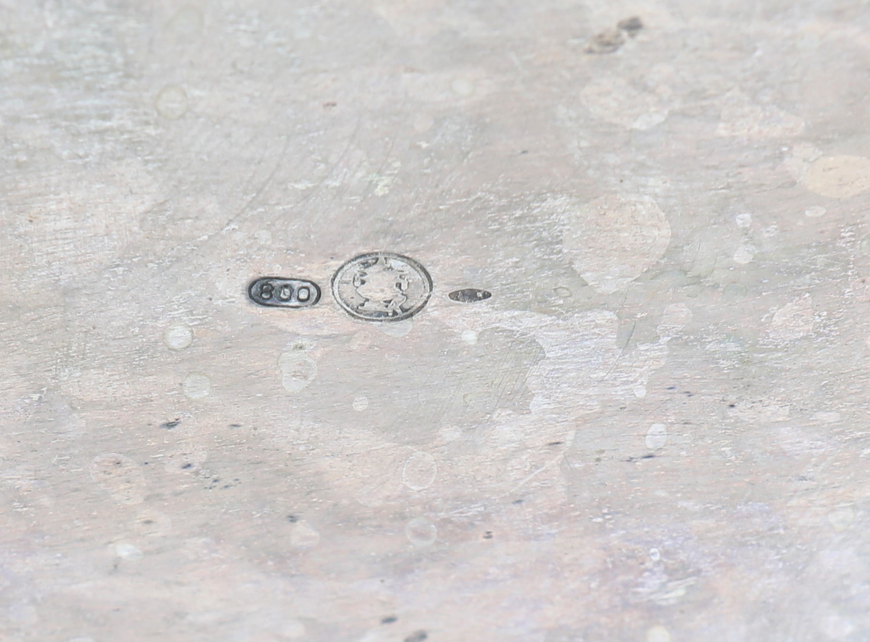 Rinfrescabottiglie biansato in argento 800/000