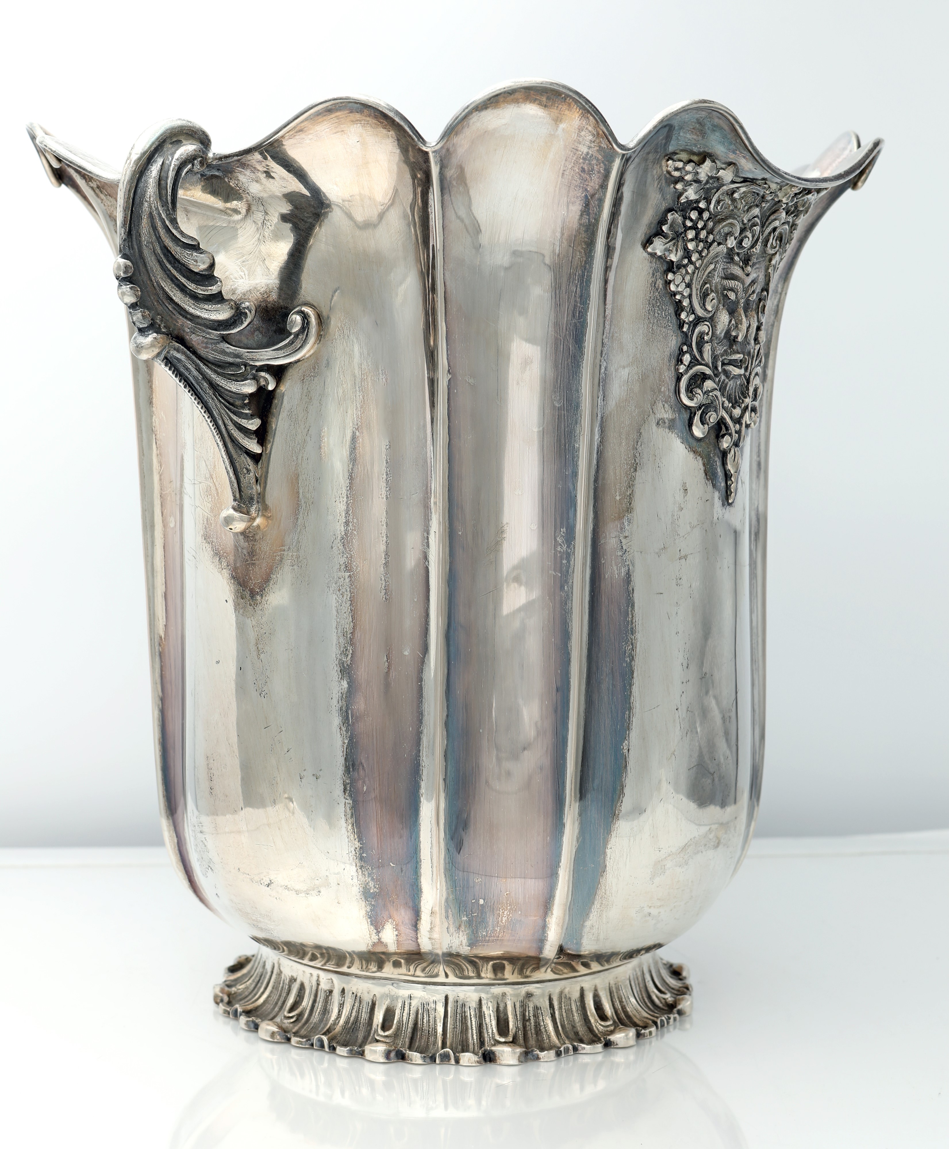 Rinfresca bottiglia in argento 800/000