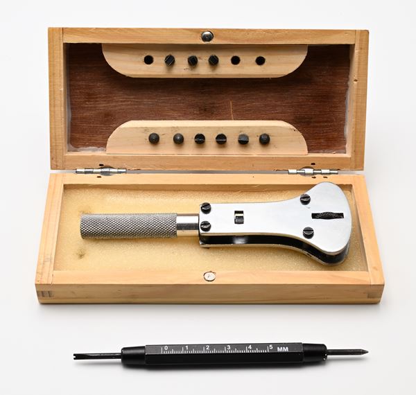 Prince Tools - Apricasse per orologi con kit