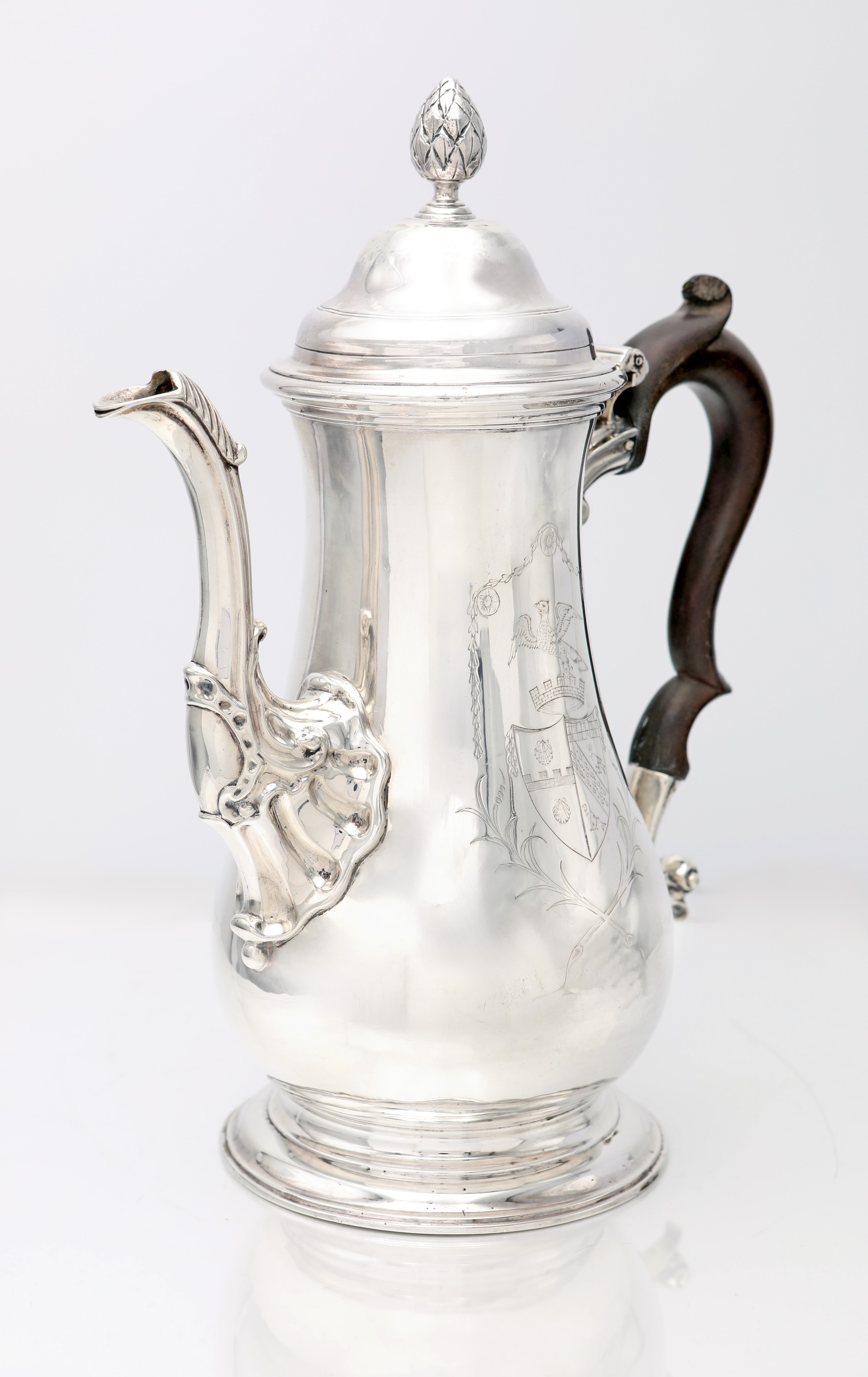 Caffettiera in argento 925/000, Giorgio II, Londra 1757, argentiere Robert Albin Cok (manico in l...