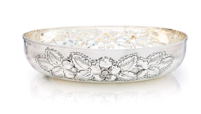 Centrotavola ovale in argento 800/000