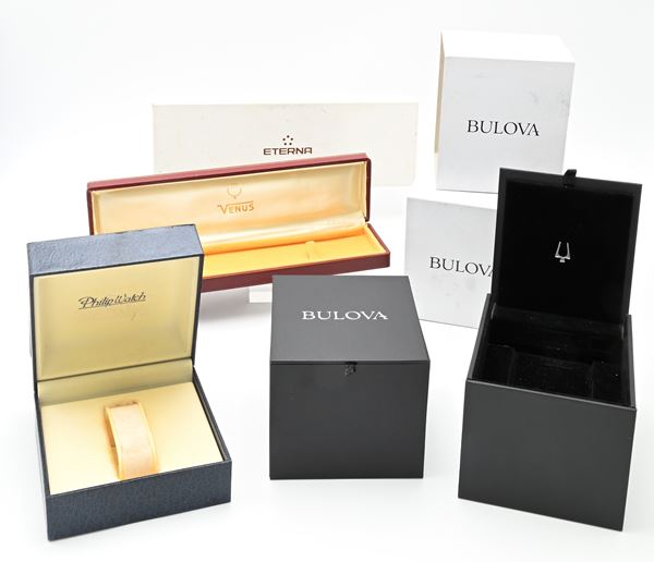 Lotto di 5 astucci e contro scatole: 2 Bulova, 1 Venus, 1 Philip Watch e 1 Eterna