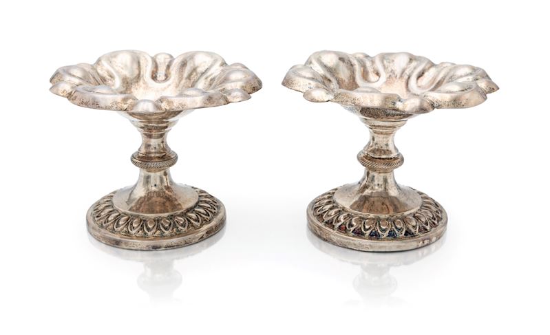 Coppia di alzatine in argento