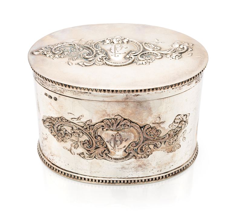 Tea caddy in argento