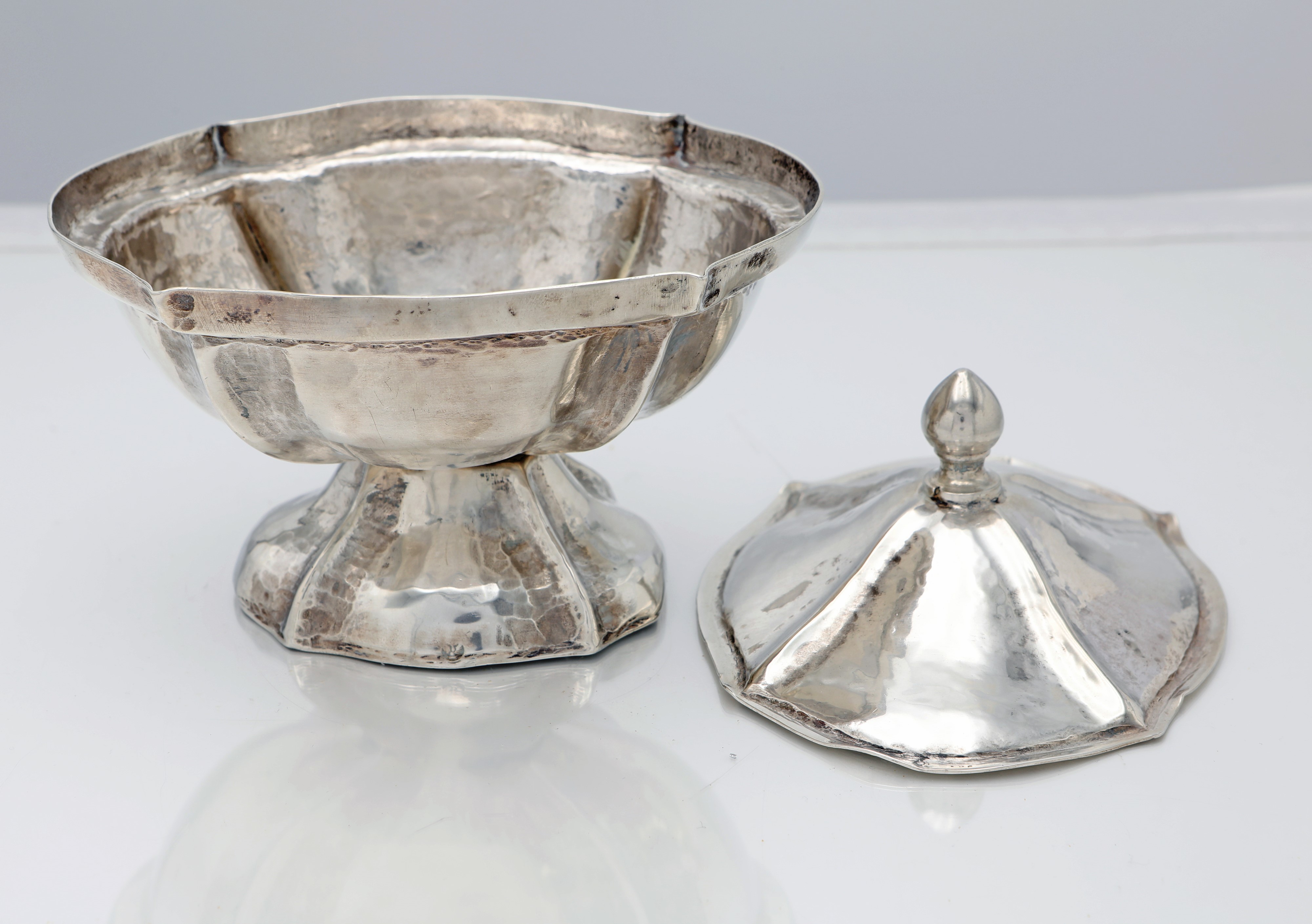 Zuccheriera in argento con coperchio