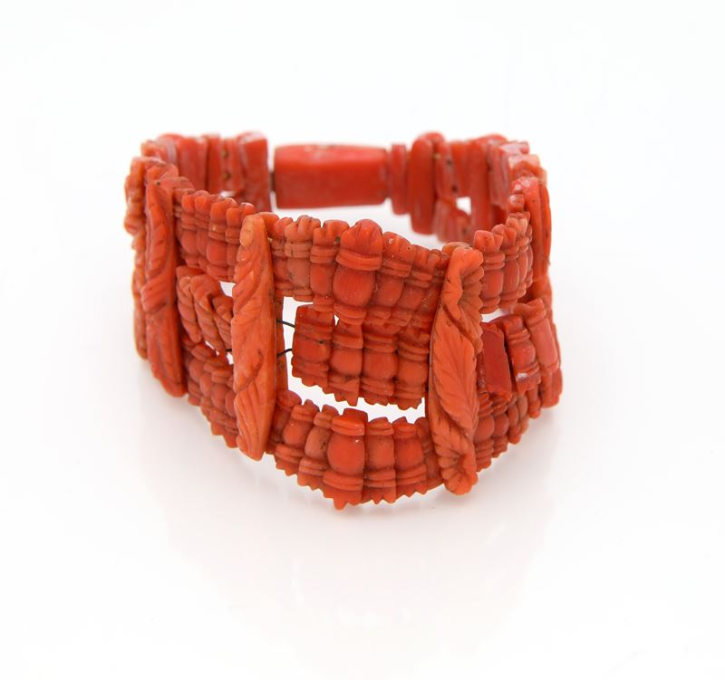 Bracciale antico in corallo e argento