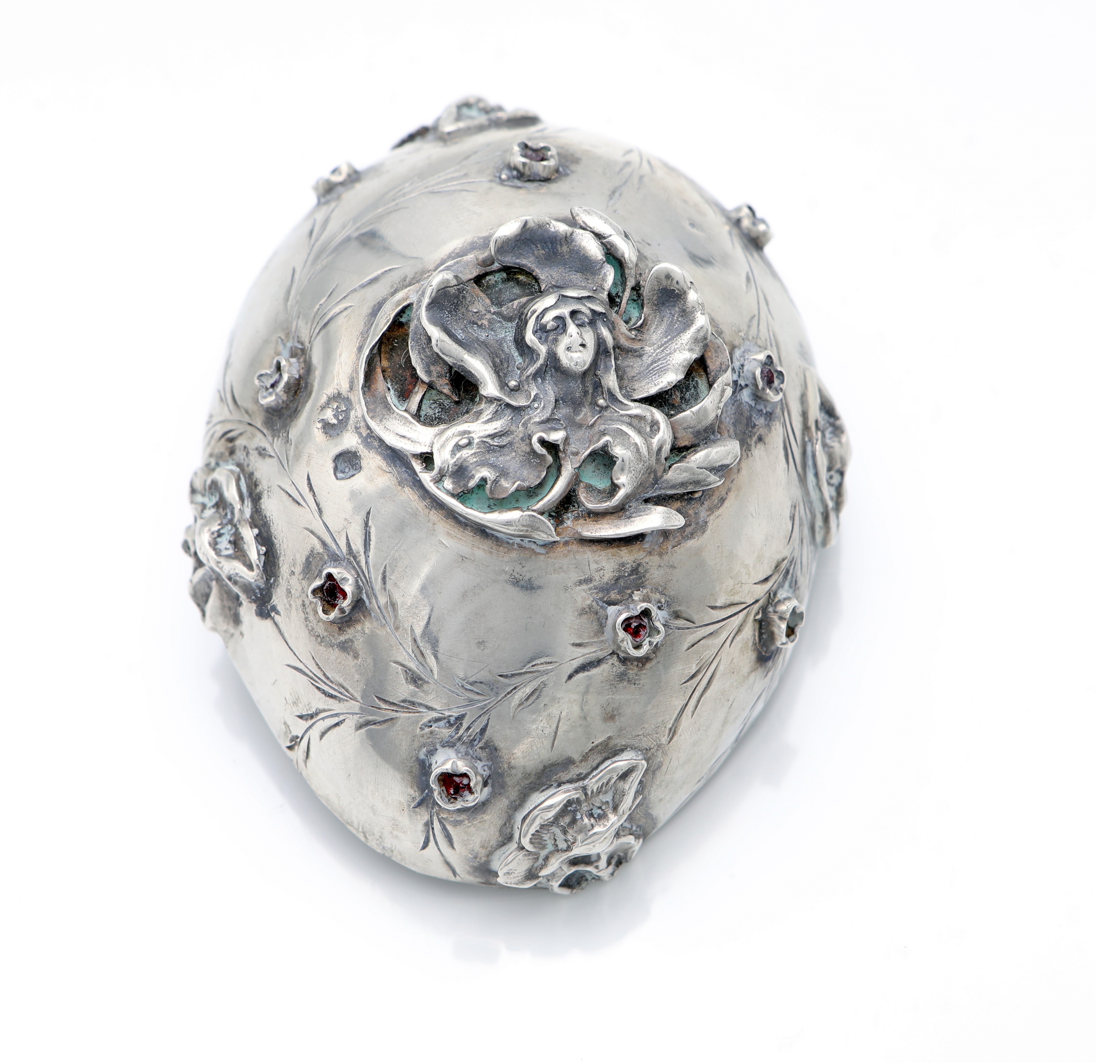Uovo in argento 875/000 con coperchio ad innesto, Russia, fine del XIX secolo