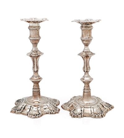 Coppia di candelieri, argento Londra, 1775