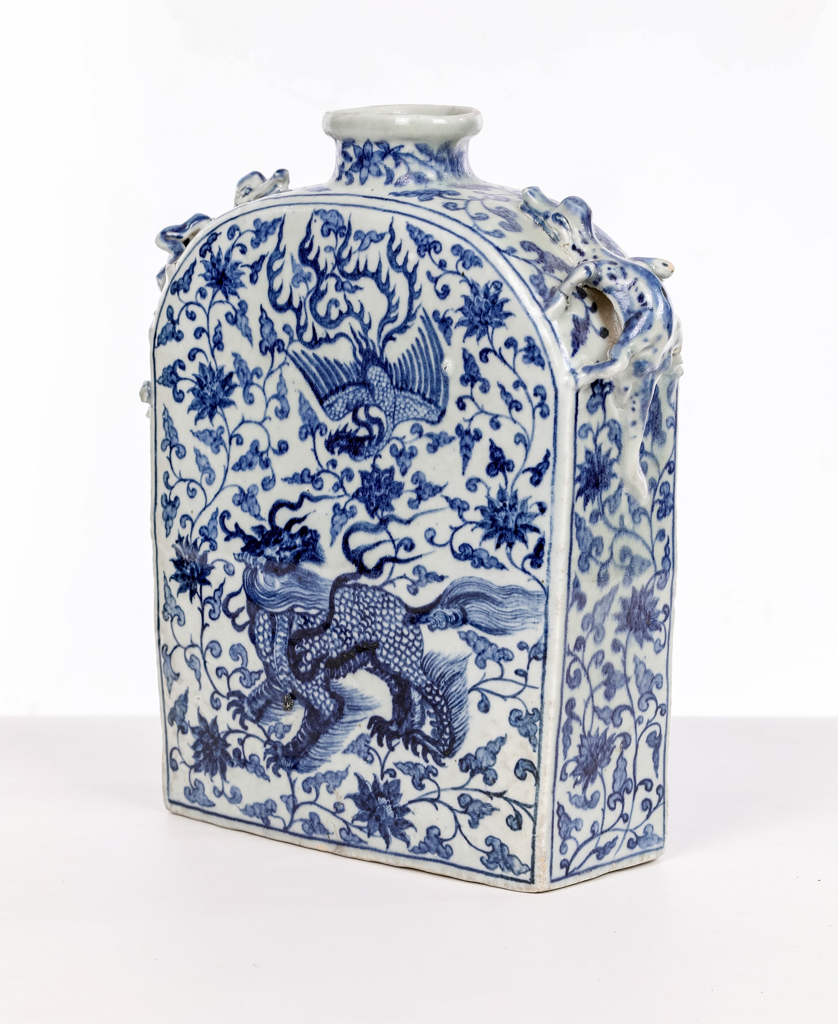 Fiasca in porcellana bianca e blu, Cina, dinastia Qing, XIX secolo