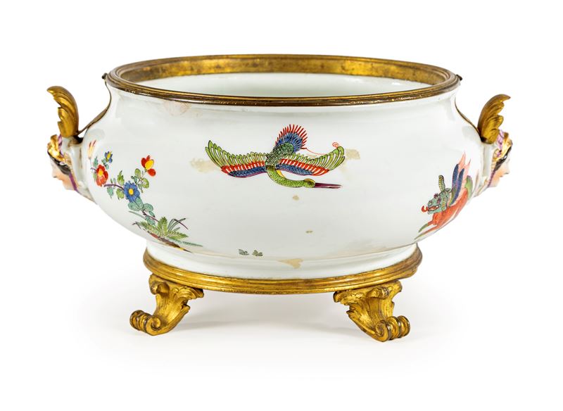 Coppa centrotavola in porcellana di Meissen del XVIII secolo montata in bronzo dorato, Francia, X...