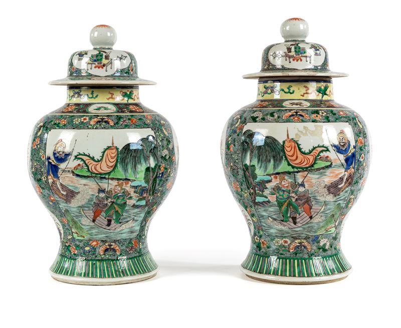Coppia di potiches in porcellana Famiglia Verde, Cina dinastia Qing, epoca Guangxu, fine del XVII...