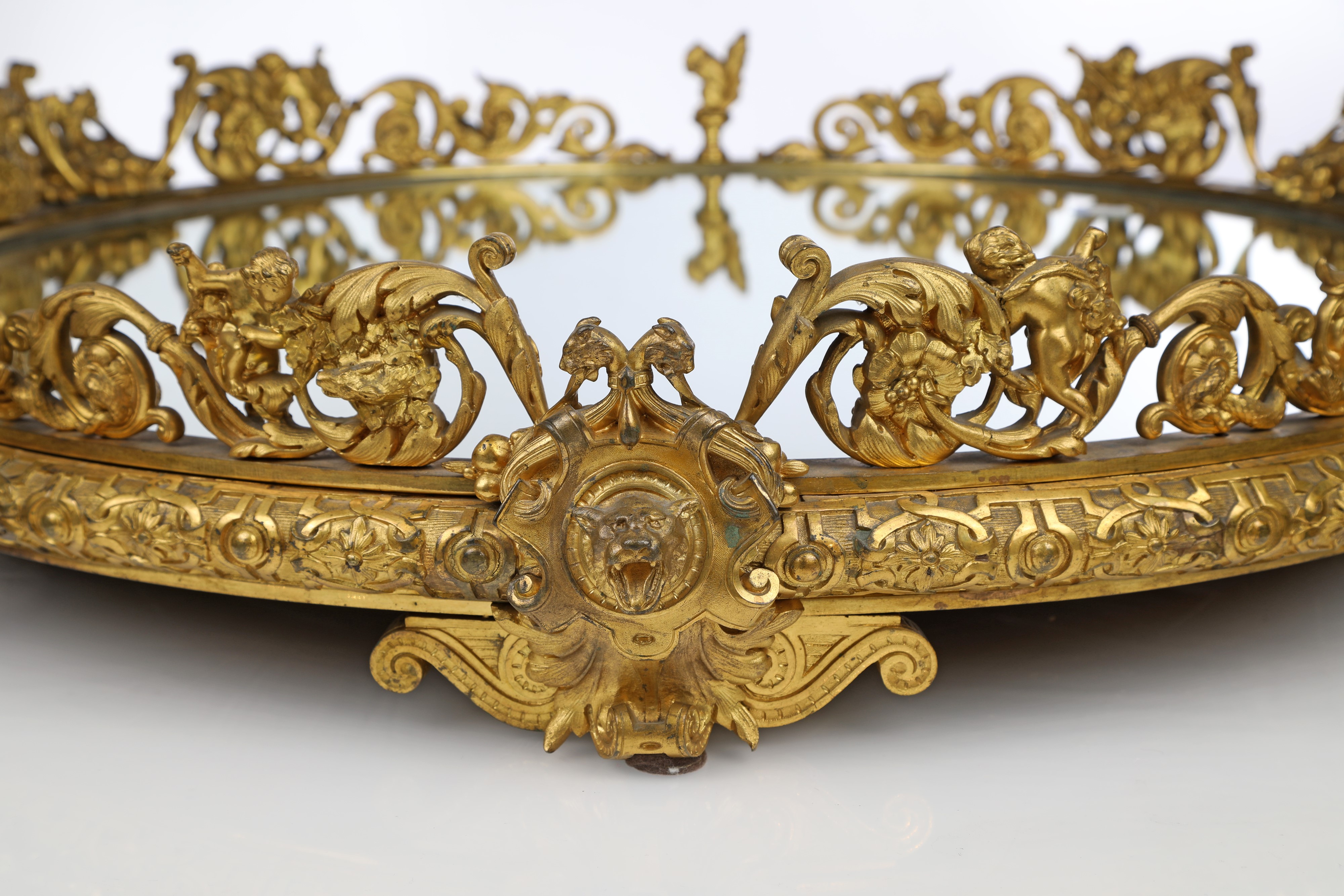 Grande centrotavola in bronzo dorato con specchio, XIX secolo